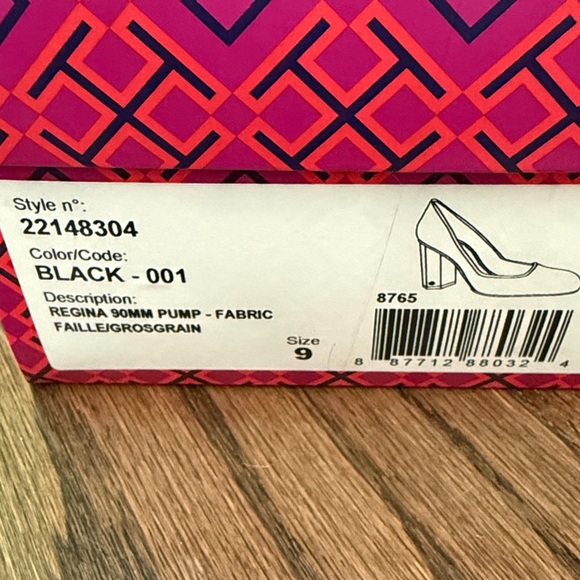 Tory Burch Regina 90mm Chic Black Pump with Gold Heels Sz 9 Perfect! $328 - Picture 4 of 8